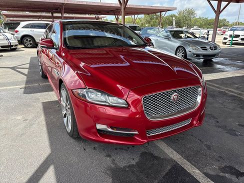 Used 2016 Jaguar XJ L Portfolio RWD image 3