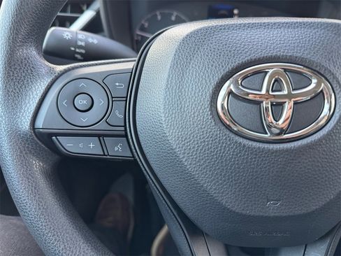Used 2023 Toyota Corolla LE image 29