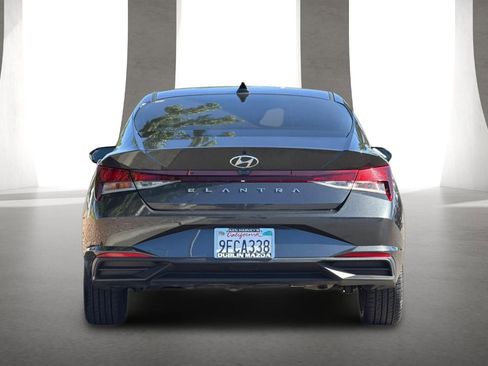 Used 2023 Hyundai Elantra SEL w/ Convenience Package FWD image 5