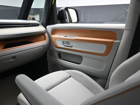 New 2025 Volkswagen ID. Buzz 1st Edition image 25