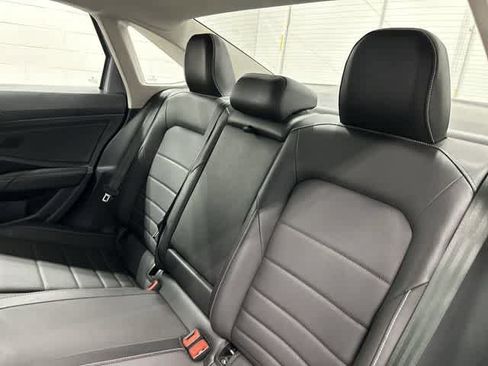 Used 2024 Volkswagen Jetta SE FWD image 14