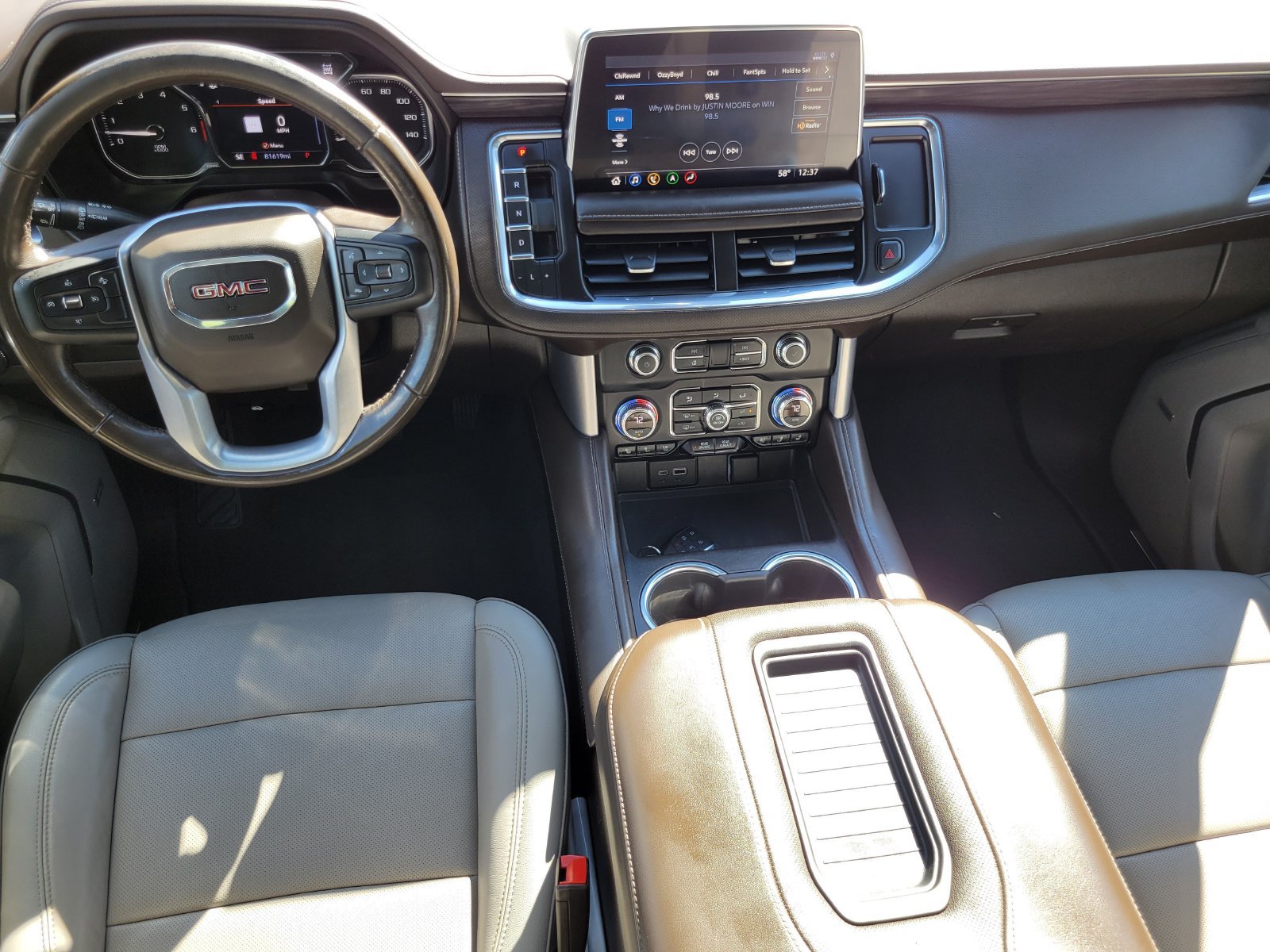 Used 2021 GMC Yukon XL SLT w/ Rear Media and Nav Package AWD/4WD image 27