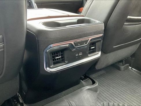 Used 2024 GMC Sierra 2500 Denali Ultimate AWD/4WD image 11