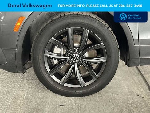 Used 2023 Volkswagen Tiguan SE FWD image 11