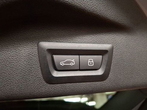 Certified 2024 BMW X7 xDrive40i w/ M Sport Package image 27