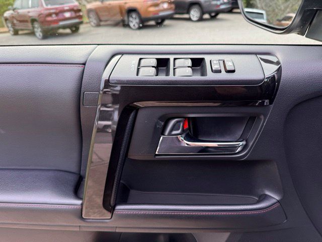 Used 2024 Toyota 4Runner TRD Off-Road Premium AWD/4WD image 15