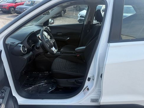 Used 2024 Nissan Kicks SV image 25