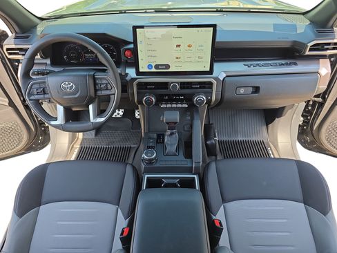 Used 2025 Toyota Tacoma TRD Sport AWD/4WD image 9