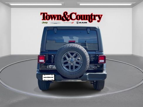 Used 2024 Jeep Wrangler Unlimited Sport AWD/4WD image 8