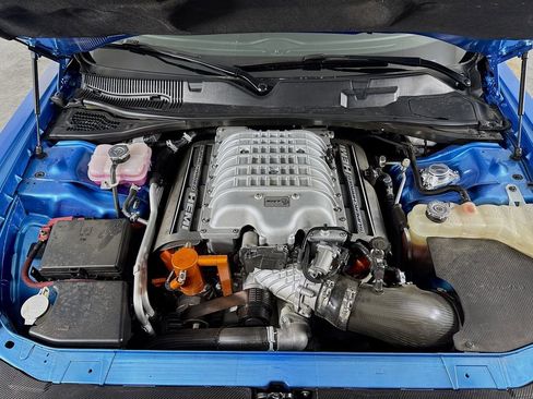 Used 2016 Dodge Challenger SRT Hellcat RWD image 24