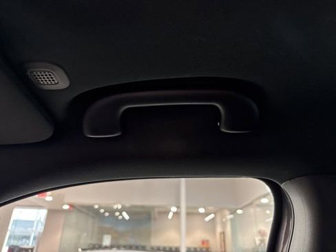 Used 2022 Jeep Compass Altitude w/ Sun and Sound Group image 32