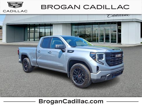 Used 2025 GMC Sierra 1500 Elevation AWD/4WD image 1