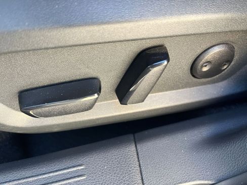 Used 2025 Nissan Rogue SV FWD image 22