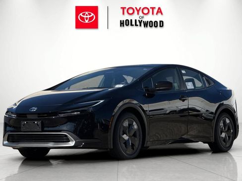 New 2027 Toyota Prius Plug-In Hybrid FWD image 7