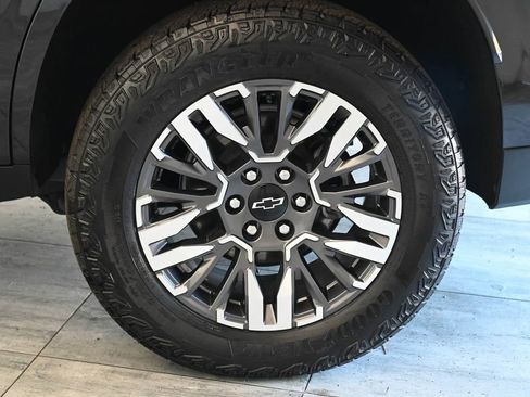 Used 2025 Chevrolet Tahoe Z71 AWD/4WD image 7