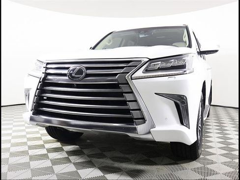 Used 2019 Lexus LX 570 4WD w/ Luxury Package image 2