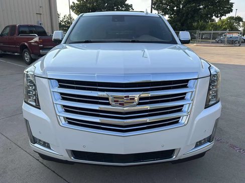 Used 2018 Cadillac Escalade ESV Platinum image 3