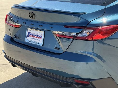 Used 2026 Toyota Camry SE w/ Convenience Package image 6
