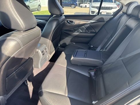 Used 2016 INFINITI Q50 Premium w/ Driver Assistance Package image 9