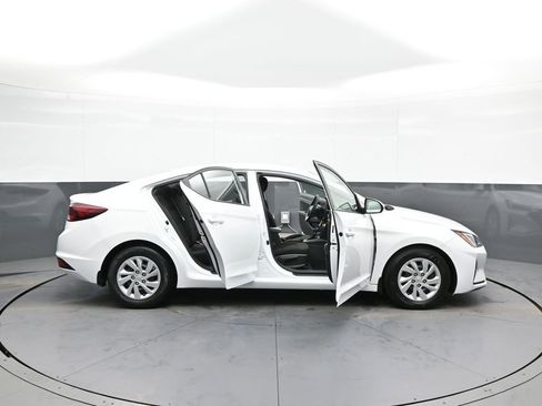 Used 2020 Hyundai Elantra SE w/ Cargo Package (C1) image 41