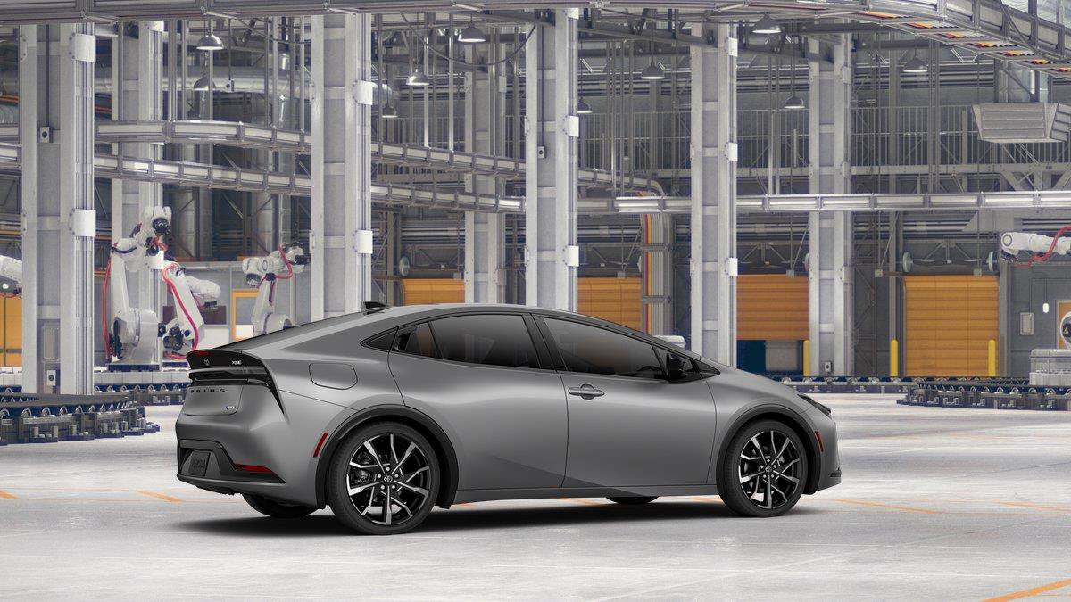 New 2027 Toyota Prius Plug-In Hybrid FWD image 11