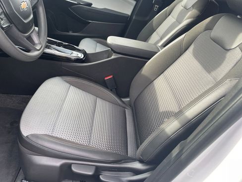 Used 2025 Chevrolet Trax LT image 24