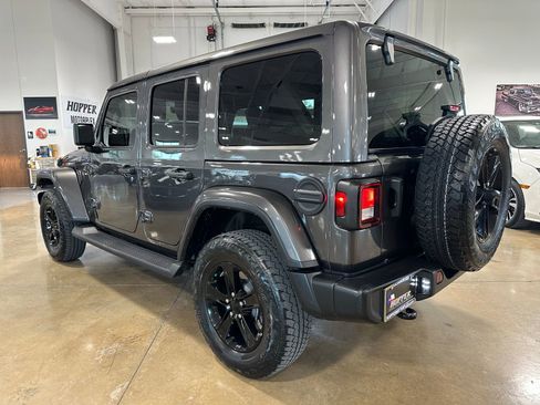 Used 2021 Jeep Wrangler Unlimited Sahara image 6