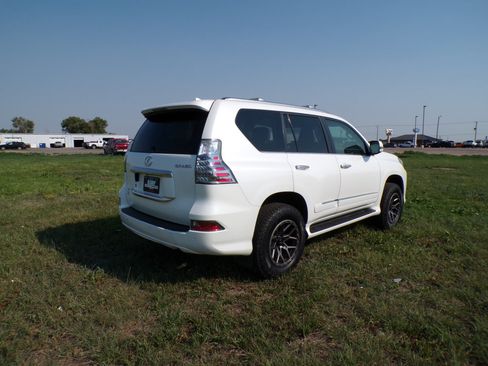 Used 2016 Lexus GX 460 w/ Premium Package AWD/4WD image 5