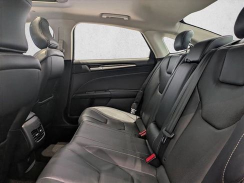 Used 2019 Ford Fusion Titanium image 17