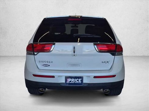 Used 2013 Lincoln MKX FWD image 6