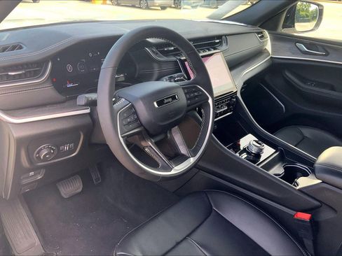 New 2025 Jeep Grand Cherokee L Limited w/ Luxury Tech Group II image 7