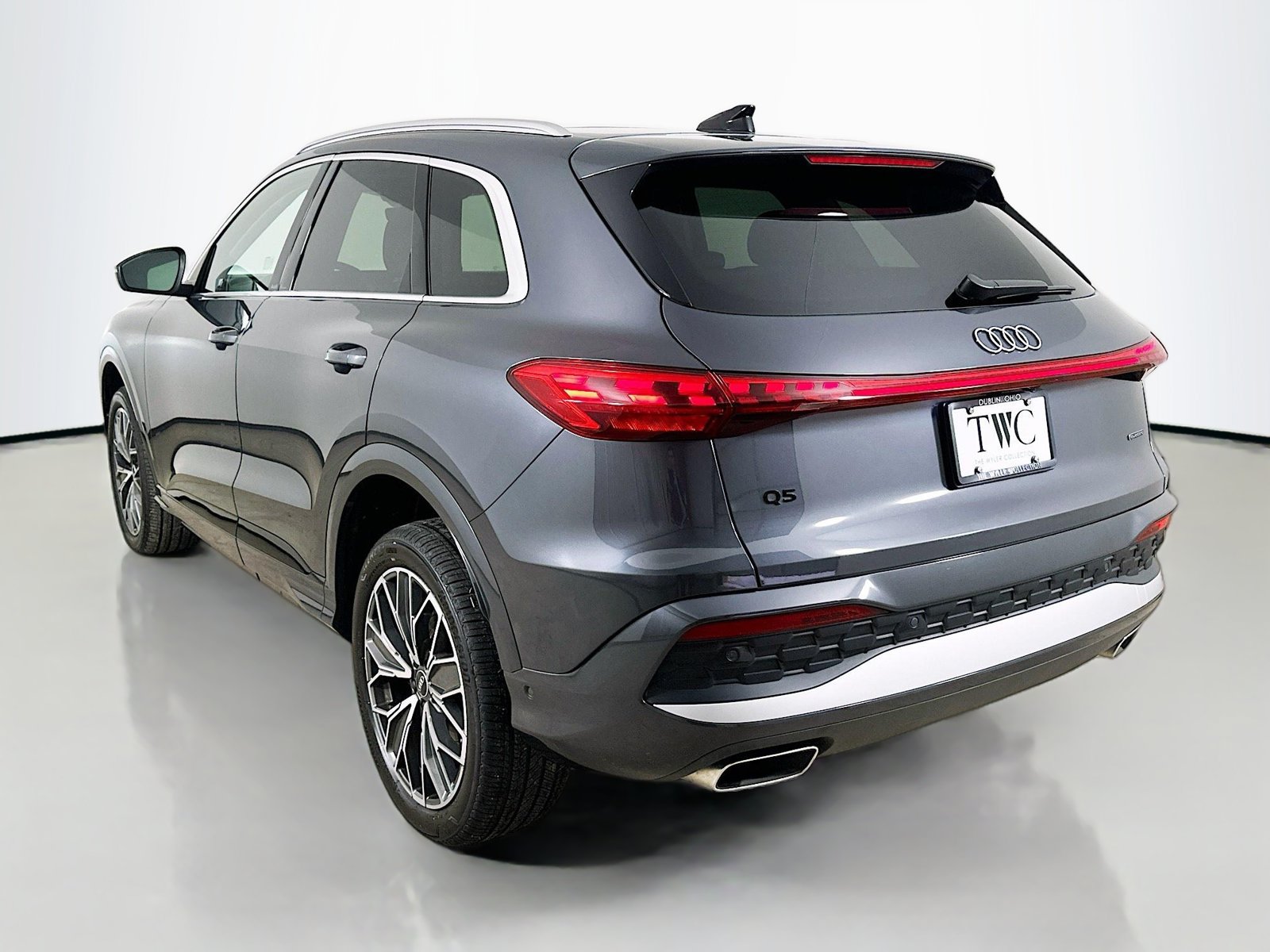Used 2025 Audi Q5 Premium w/ Premium Plus AWD/4WD image 7