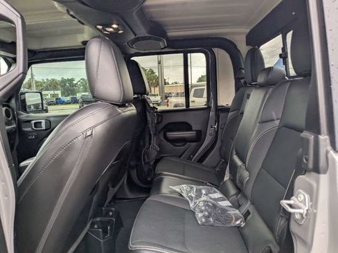 Used 2021 Jeep Gladiator Sport AWD/4WD image 14