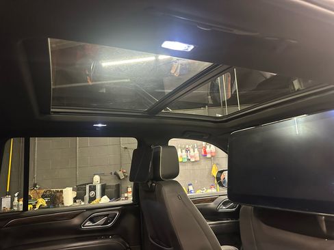 Used 2023 Chevrolet Suburban Premier w/ Advanced Technology Package image 22