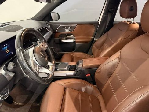Used 2022 Mercedes-Benz GLB 35 AMG 4MATIC image 2