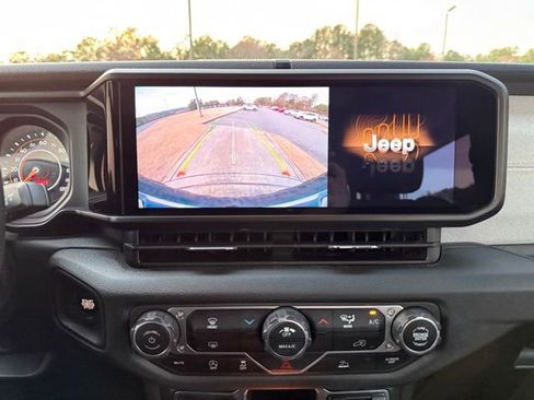 Used 2024 Jeep Wrangler Sport image 19