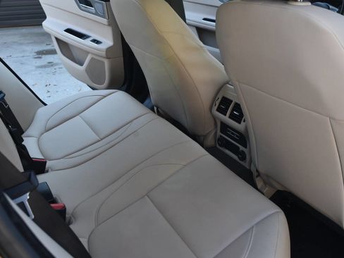 Used 2017 Jaguar XF Premium image 40