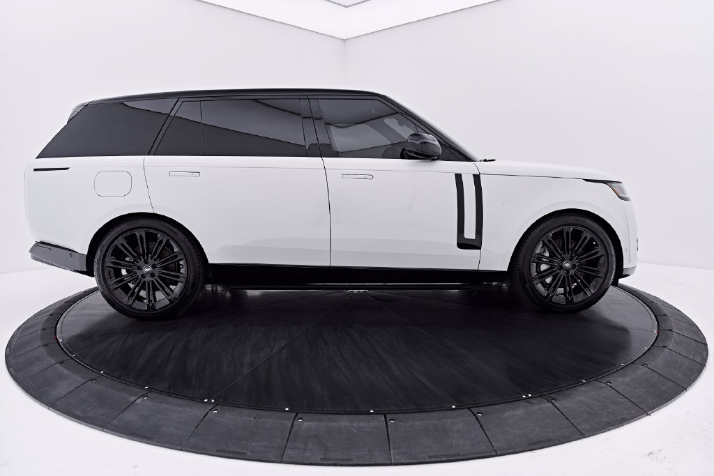 Used 2025 Land Rover Range Rover Long Wheelbase SE AWD/4WD image 14