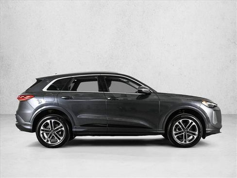 Certified 2025 Audi Q5 Premium w/ Convenience Package AWD/4WD image 4