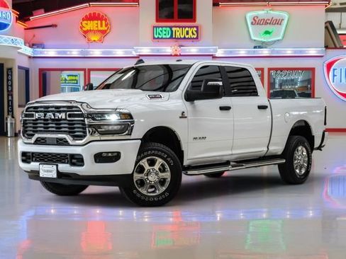 Used 2025 RAM 2500 Big Horn AWD/4WD image 2