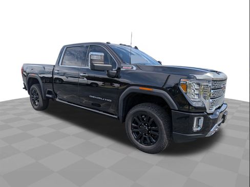 Used 2021 GMC Sierra 2500 Denali w/ Denali Black Diamond Edition AWD/4WD image 2