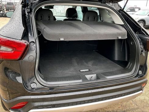 Used 2024 Chevrolet Trax LT image 37