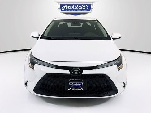 Used 2022 Toyota Corolla LE FWD image 2
