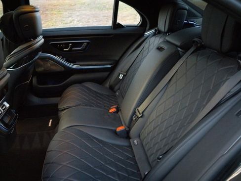 Used 2021 Mercedes-Benz S 580 S 580 w/ AMG Line image 32