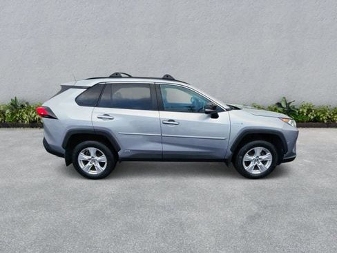 Used 2019 Toyota RAV4 XLE w/ Convenience Package image 5