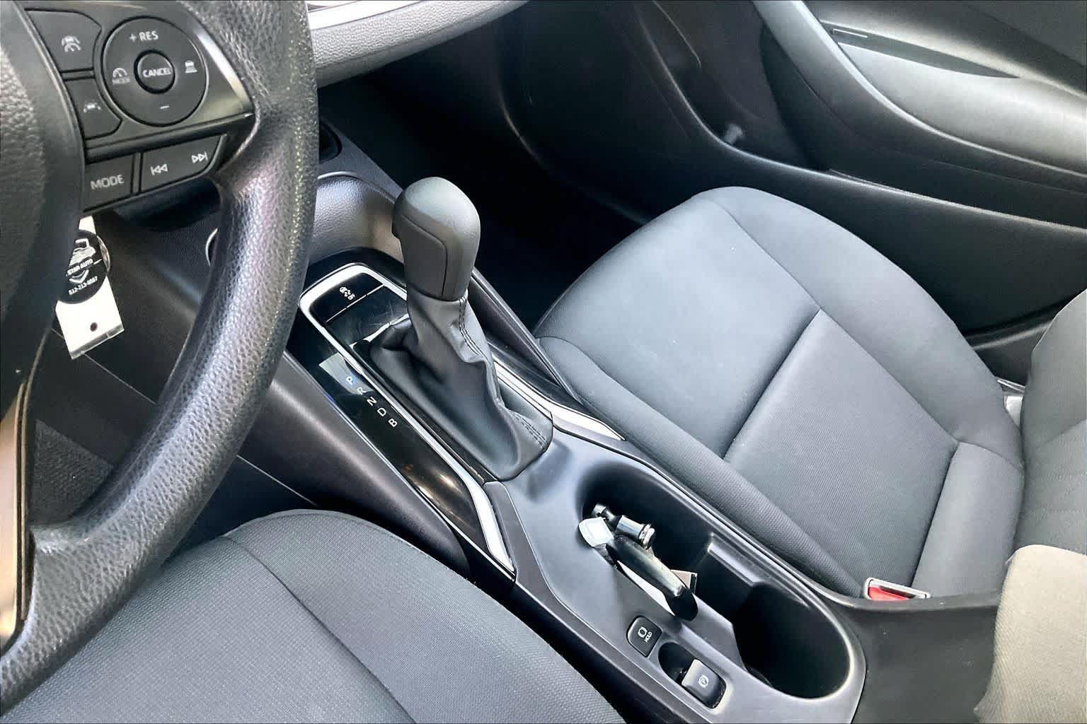 Used 2025 Toyota Corolla LE FWD image 16