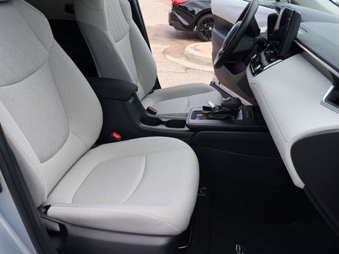 Used 2026 Toyota Corolla Cross LE FWD image 17