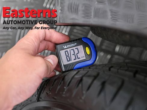 Used 2023 Chrysler Pacifica Touring-L FWD image 30