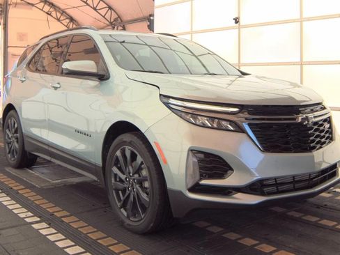 Used 2022 Chevrolet Equinox RS w/ RS Leather Package image 2