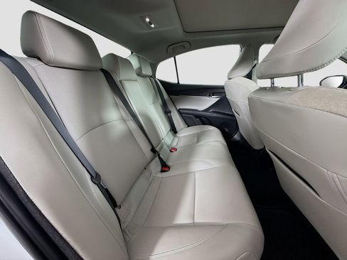 Used 2025 Toyota Camry XLE image 16